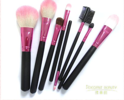 不同類(lèi)型的粉底刷都有哪些使用方法呢？