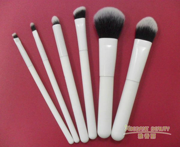 化妝刷定制的刷柄雕刻工藝能否兼容3D立體圖案？